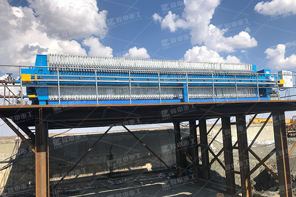 污泥壓濾機(jī)出料渾濁怎么辦？四招可以很好的解決這個(gè)問(wèn)題